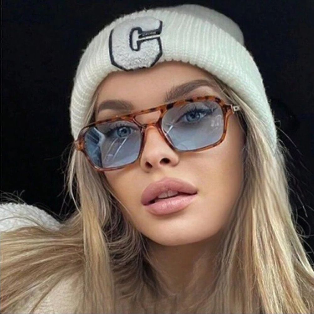 Vintage  style  sunglasses  E10
